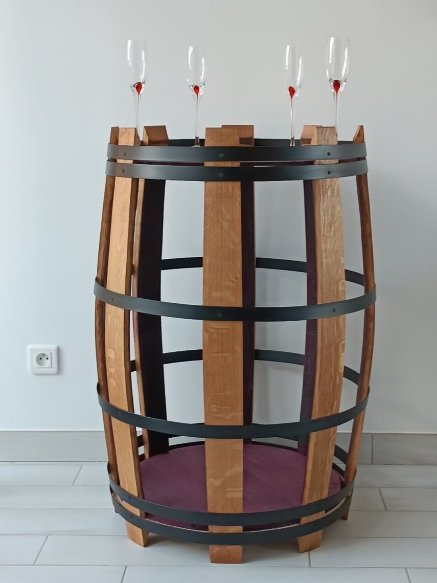 Barrique de Bordeaux dans un style industriel ajouré