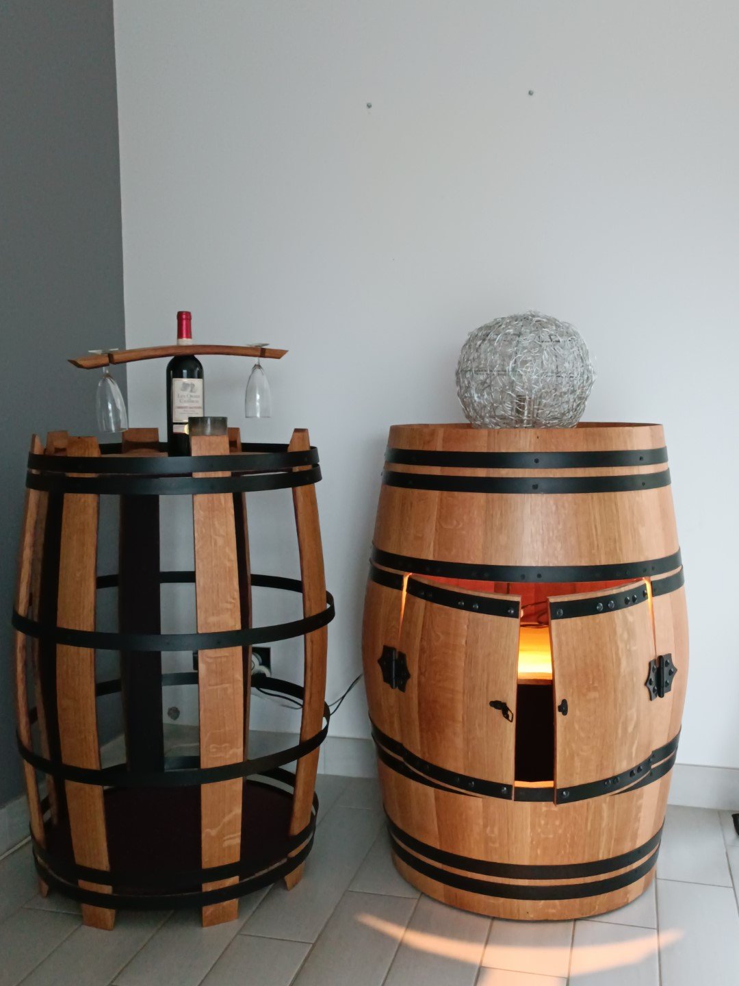 Tonneaux style industriel aspect brut avec éclairage